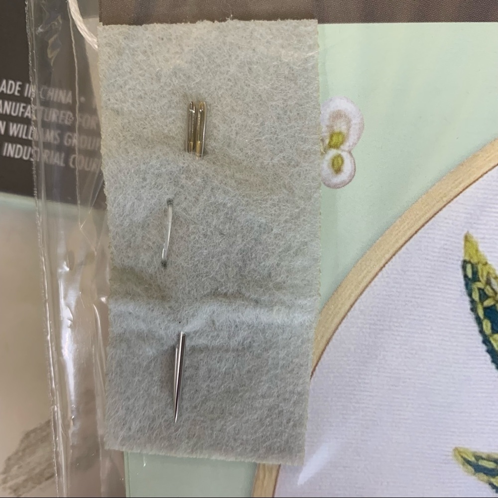 Craft Crush Embroidery Kit Winter Flower NWT - Picture 6 of 6